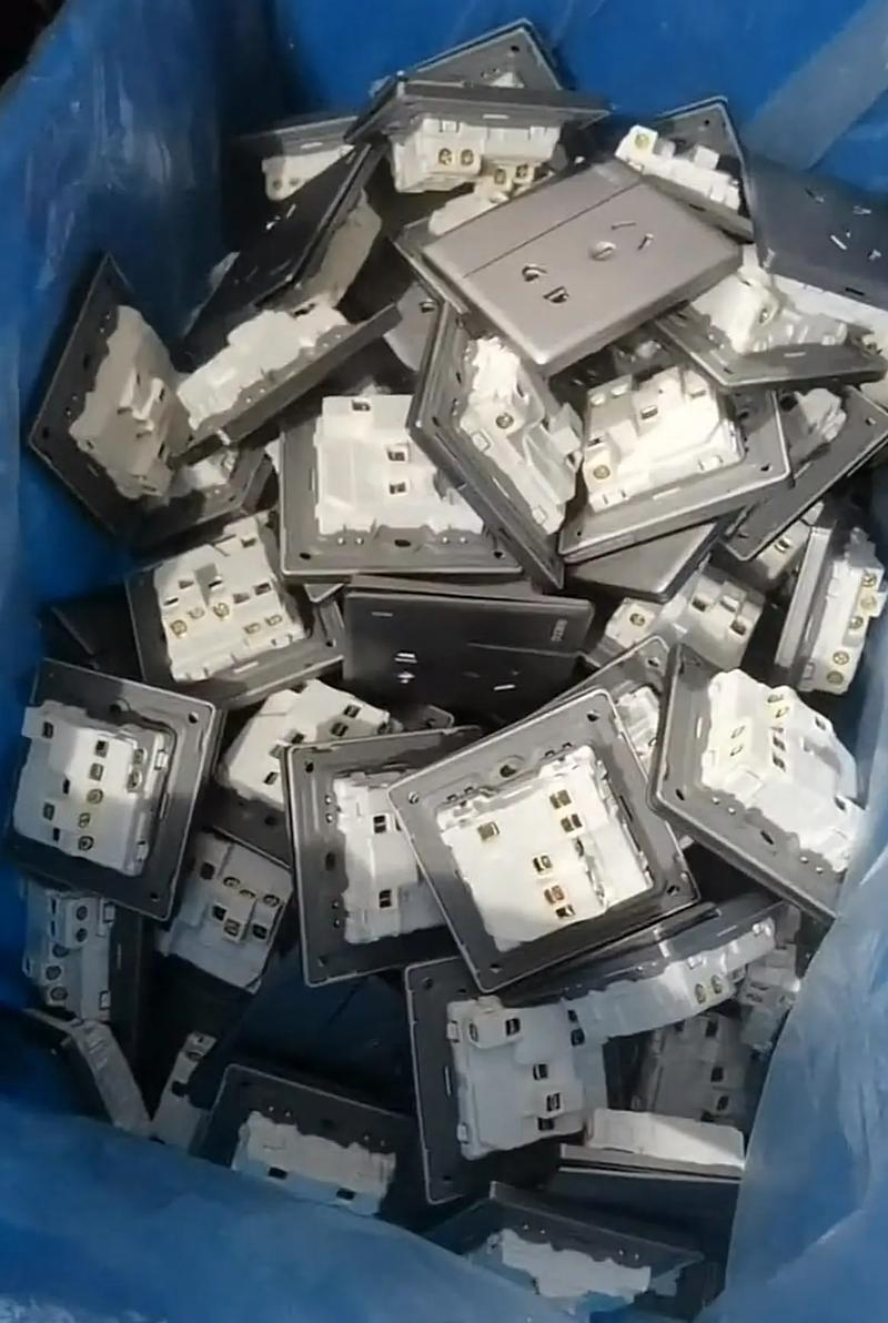 工厂一站式供应 粉丝 1662 获赞 1047 关注 在柳北找承包户做电子配件